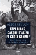 K?pi blanc, casque d'acier et croix gamm?e